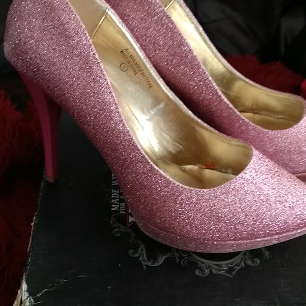 Heels - Picture 2 of 2